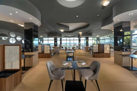 Hotel Katarina reception and lobby