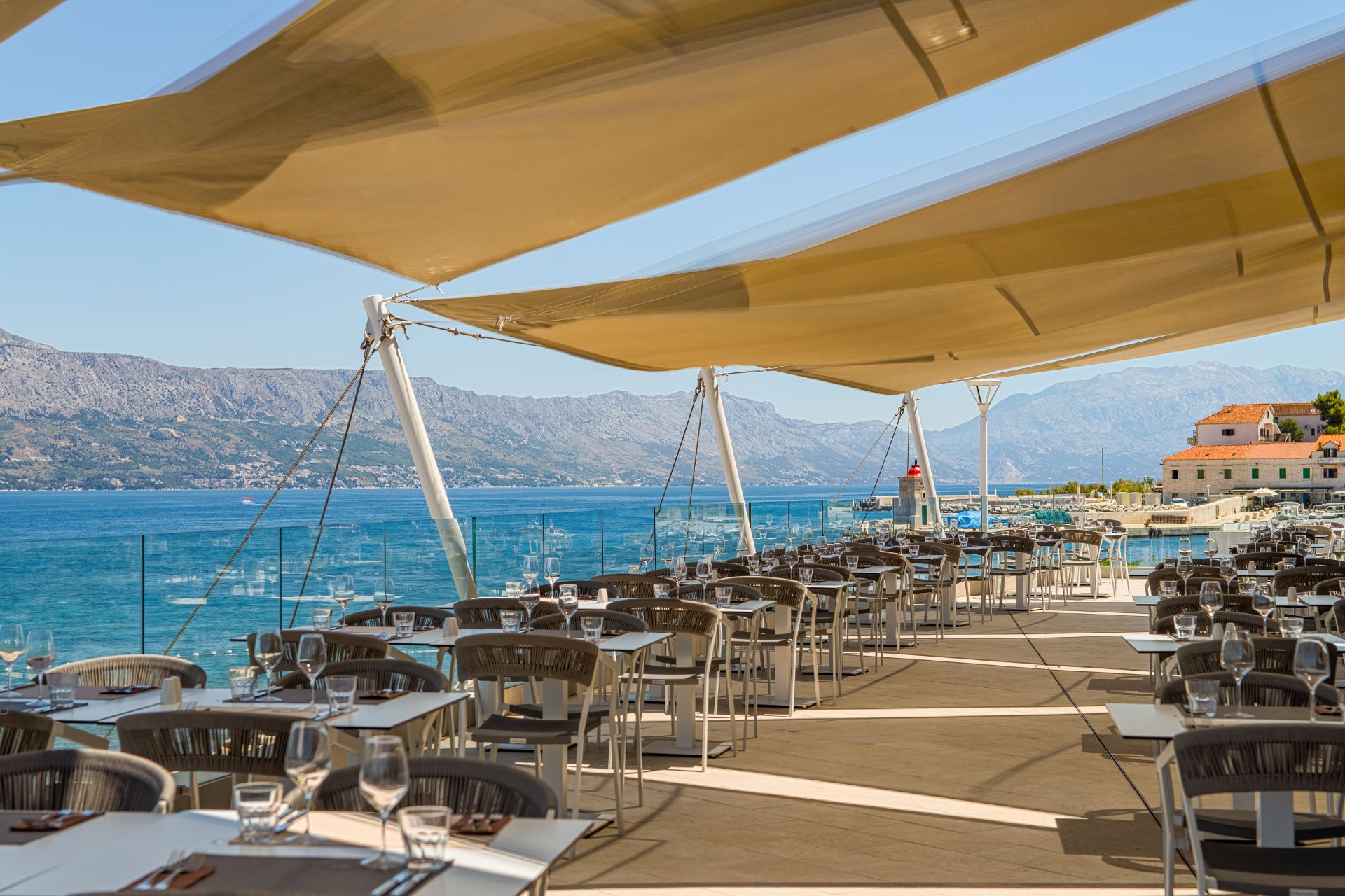 Restaurants and Bars at the Grand Hotel View